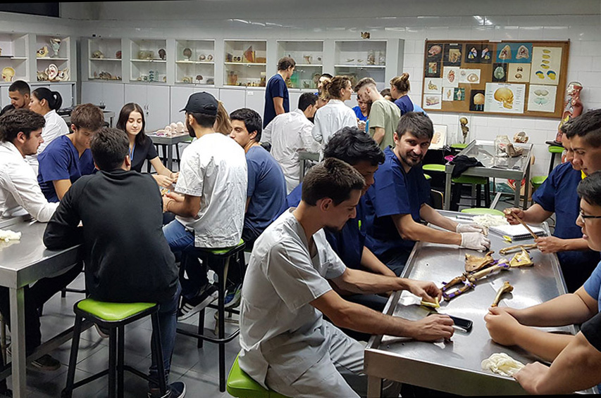 Photograph of physiotherapy students in Argentina