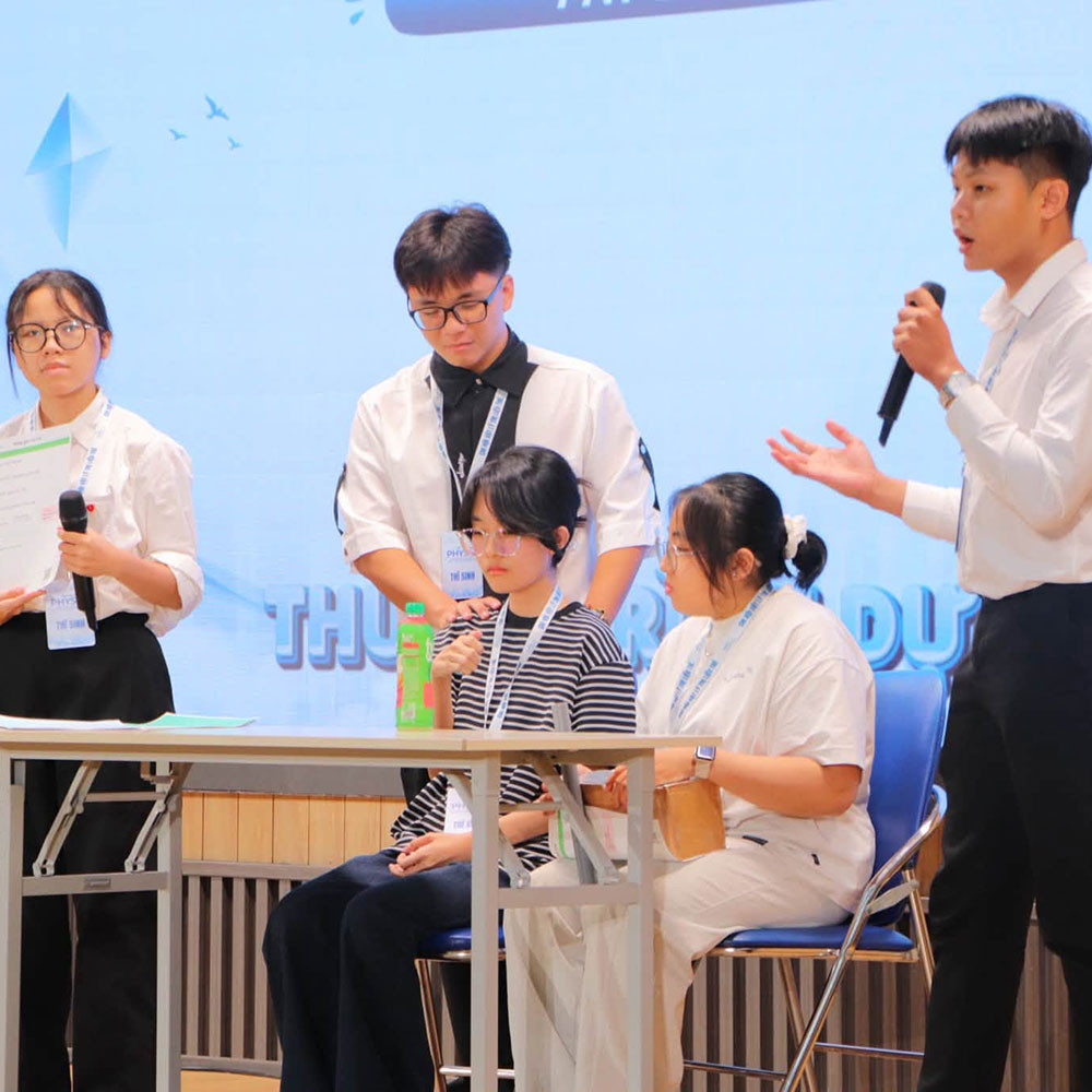 Photo showing activities held to mark World PT Day 2026 in Vietnam