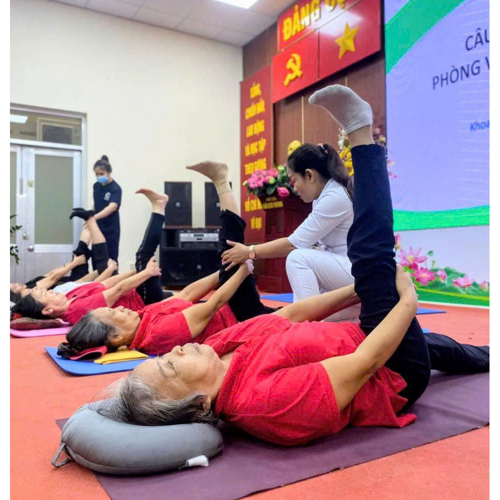Photo showing activities held to mark World PT Day 2026 in Vietnam